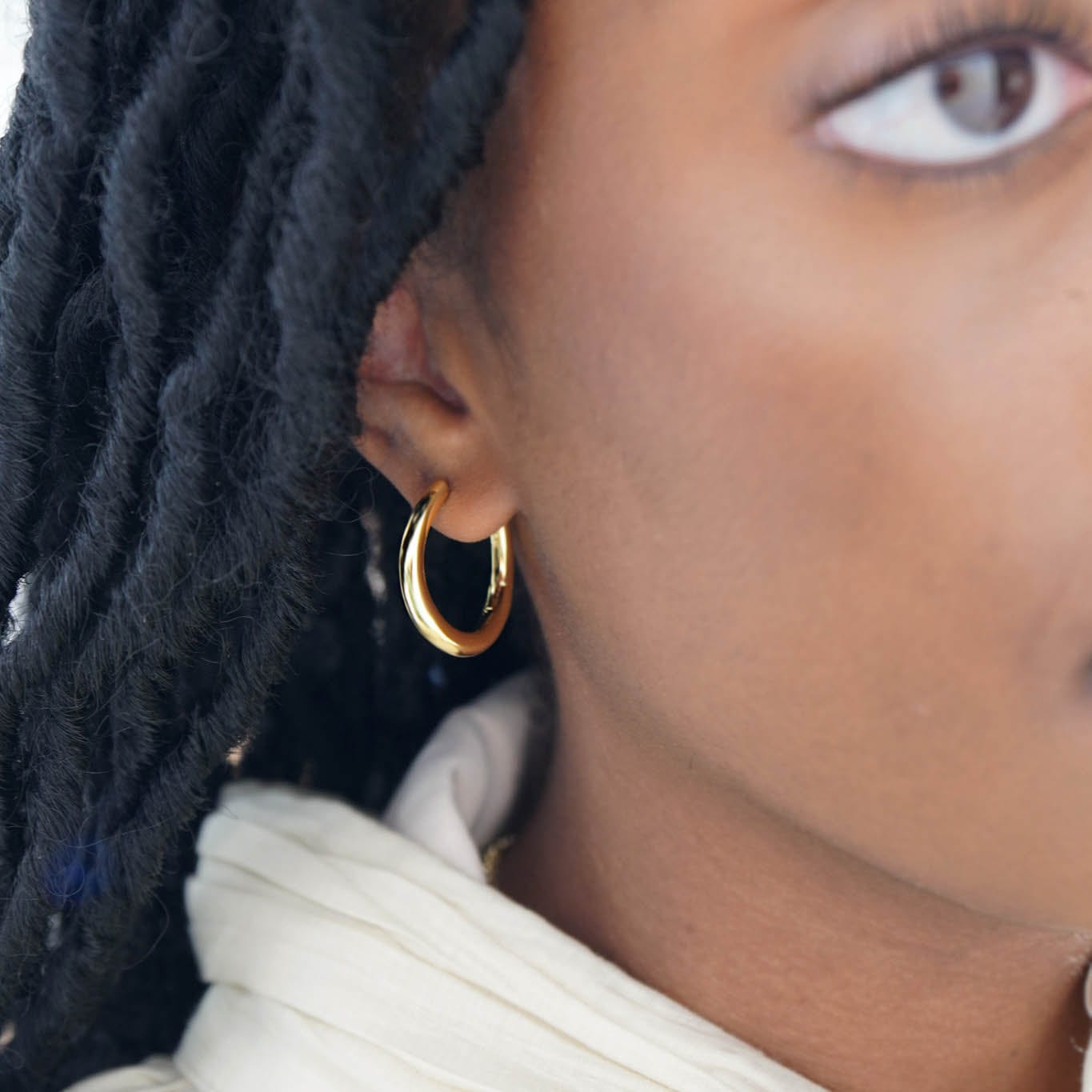 Junk-Jewels-large-wobbly-Chunky-hoop-earrings-Hoops-gold-silver