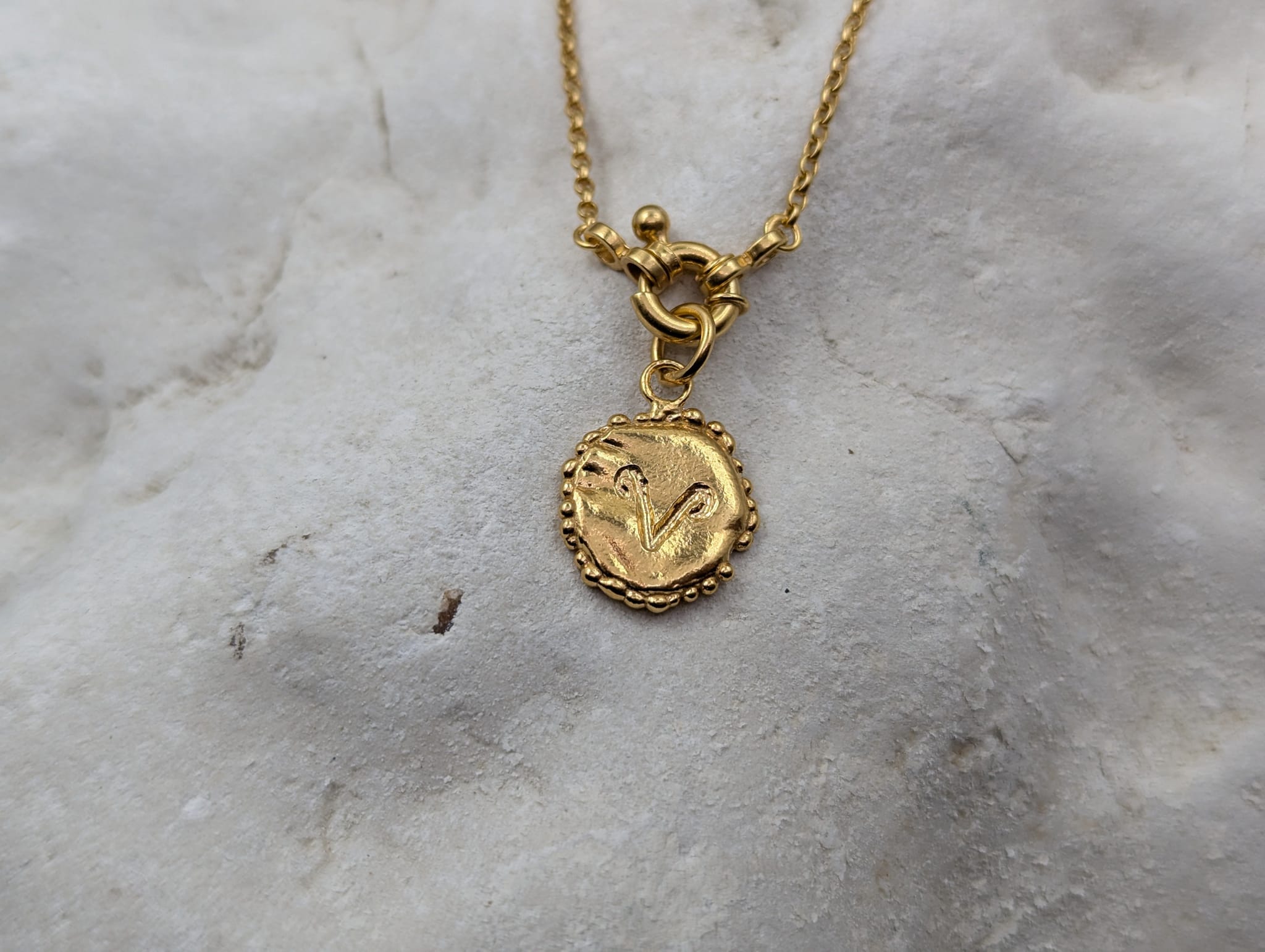 Milly-Maunder-Zodiac-Disc-Coin-Vintage-Style-Astrology-Pendant-Necklace-Chain-Gold-Plated-Personalised