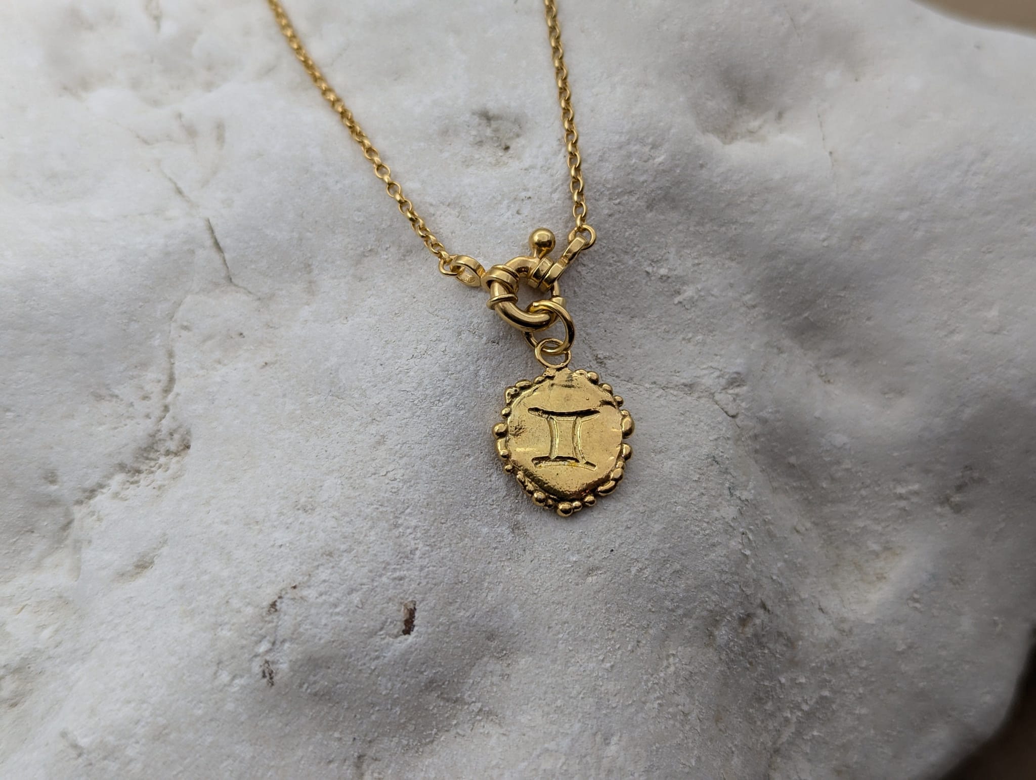 Milly-Maunder-Zodiac-Disc-Coin-Vintage-Style-Astrology-Pendant-Necklace-Chain-Gold-Plated-Personalised